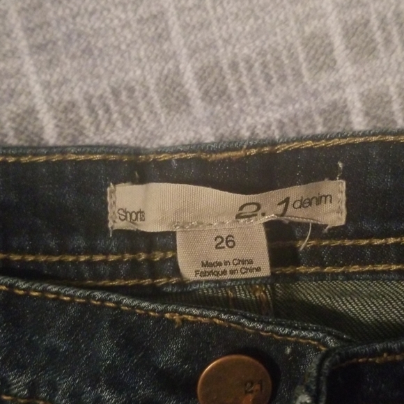 Denim 21 jean shorts - Picture 3 of 3